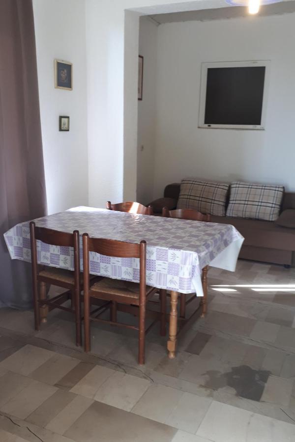 Apartments With A Parking Space Ivan Dolac, Hvar - 8753 Exterior foto